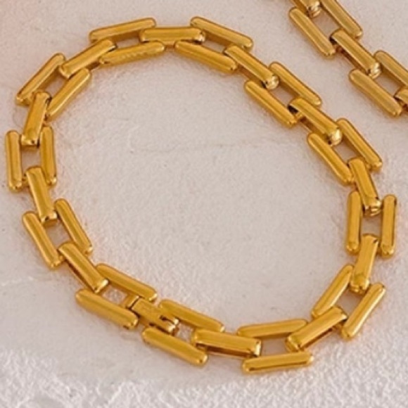 New 18k gold plated square cuban link chain bracelet - Picture 8 of 12